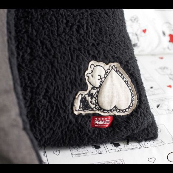 Pottery Barn Peanuts “LOVE” Happy Valentines Charlie Brown Pillow Cover … - Picture 8 of 16